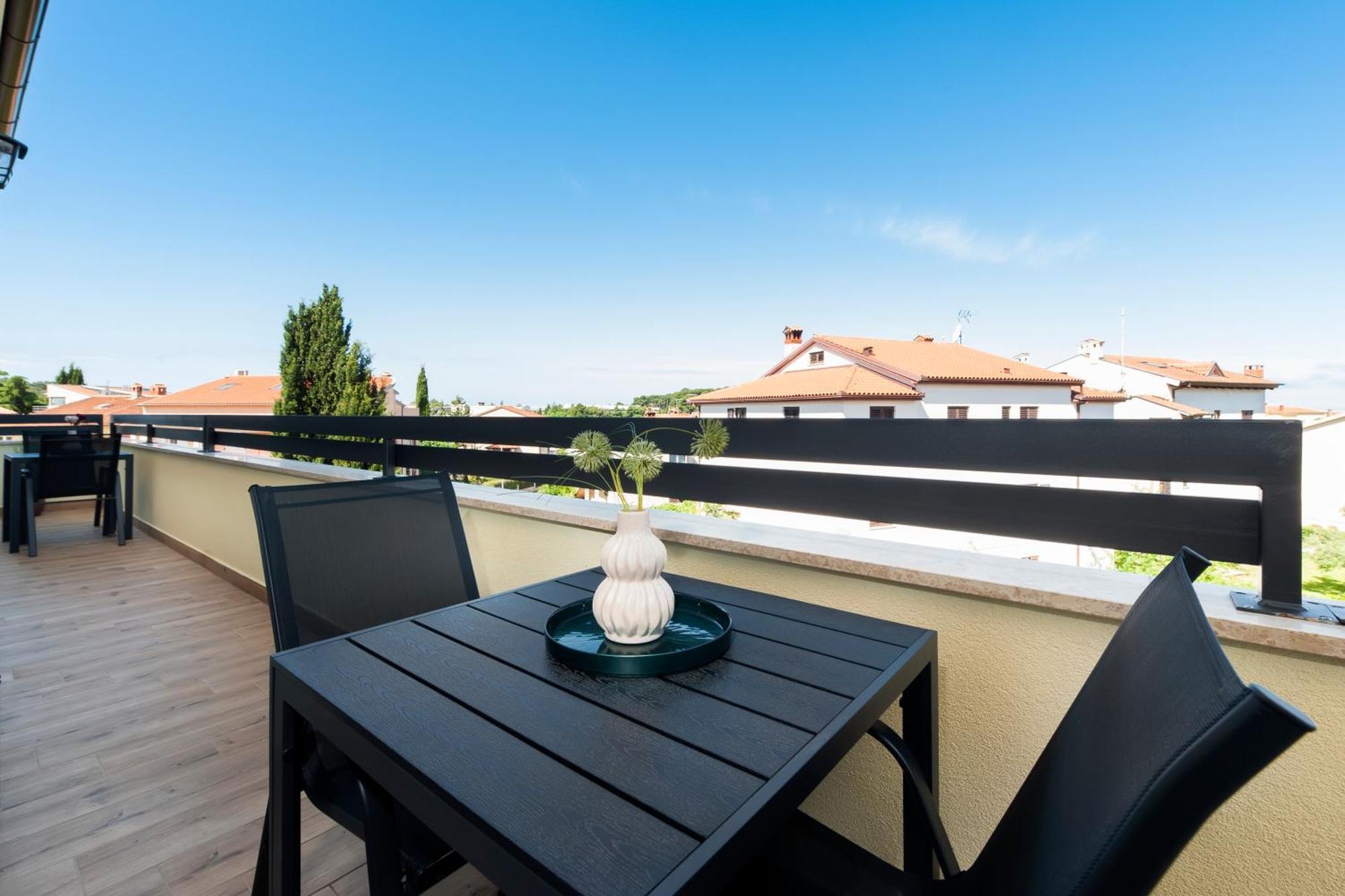 Apartments Sunrise & Sunset Ровінь Екстер'єр фото